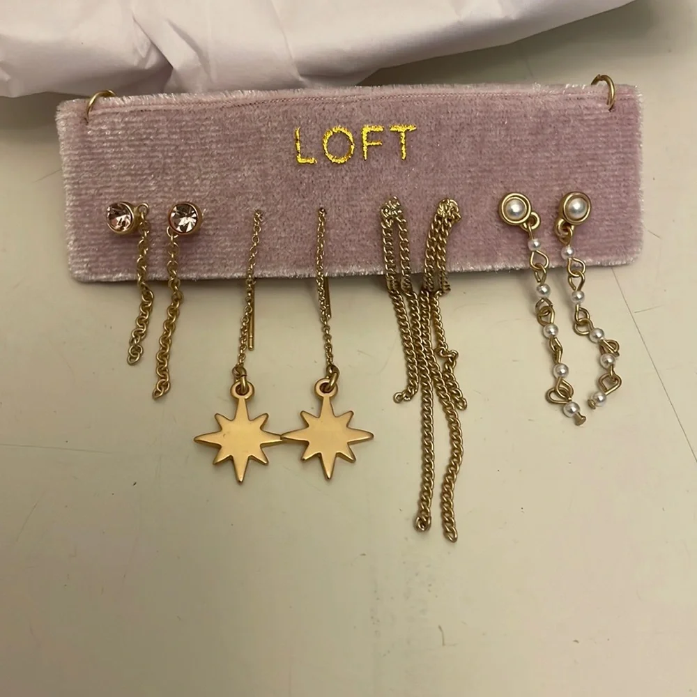 New Loft Velvet chain earrings set.